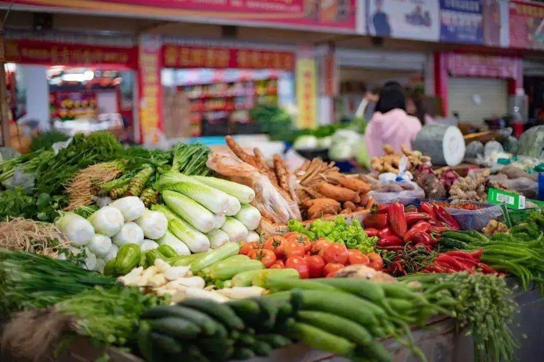 走！一起去逛菜市場